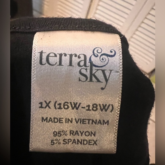 Terra & Sky Criss Cross Back Detail Solid Knit Dress Plus - Picture 2 of 3